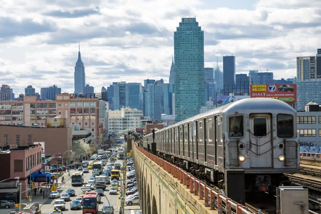 queens train